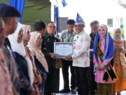 Anwar Hafid Kukuhkan Bunda Literasi se-Sulteng dan Serahkan Mobil Perpustakaan Keliling