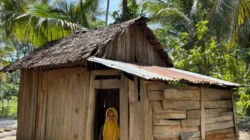 Gubernur Anwar Hafid Perkuat Komitmen Entaskan Kemiskinan Lewat BERANI Bedah Rumah