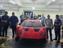 Tim Kejagung dan Kejati Kalbar Sita Sejumlah Barang Bukti Kasus Bauksit,  Lamborghini dan Sejumlah alat Berat