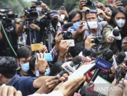 Dari “Londo Ireng” Hingga Desakan Permintaan Maaf Presiden Prabowo